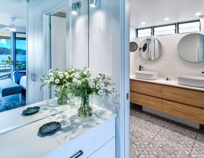 Bathroom - Hibiscus