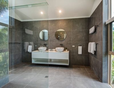 Bathroom - Cooinda Gardens