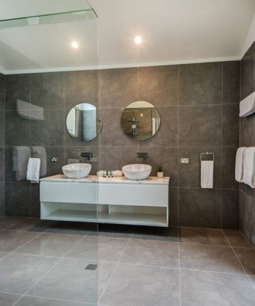Bathroom - Cooinda Gardens